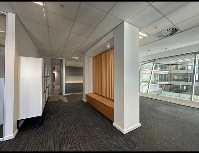 597M² OFFICE TO LET IN SANDTON CENTRAL